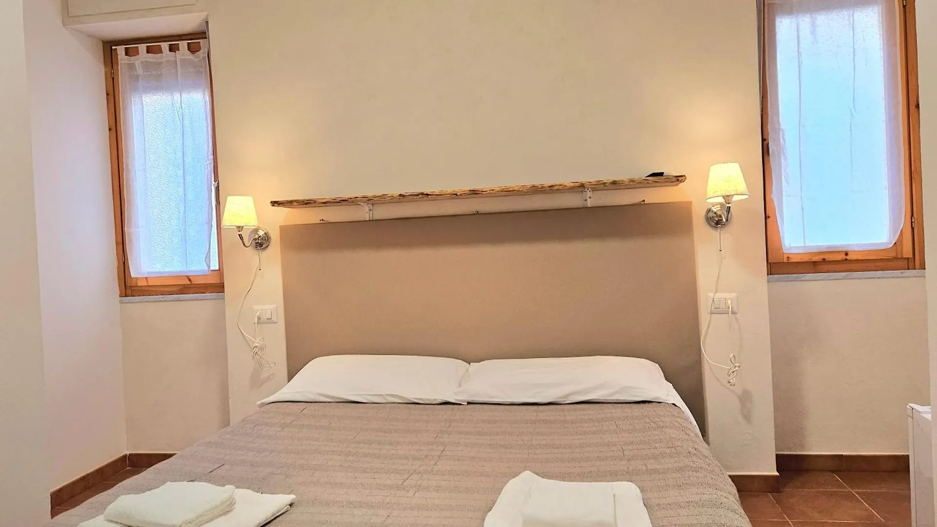 Aba Maya Guest House Alghero 2*,  Italy